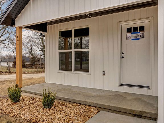 5th image of 1103 E Smith Street