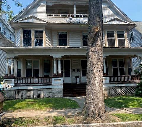 4th image of 35 Mallery Pl