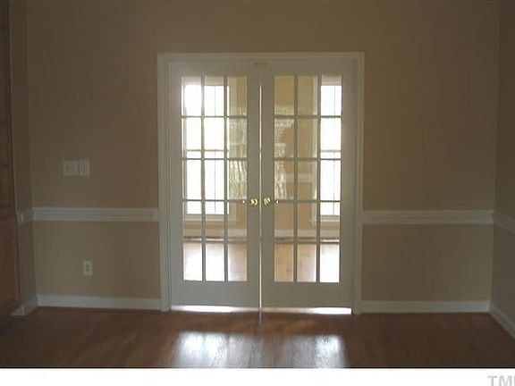 5th image of 304 Riverwood Dr