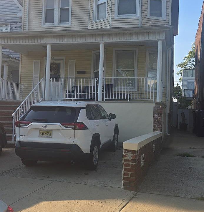 1st image of 128 Lewis St