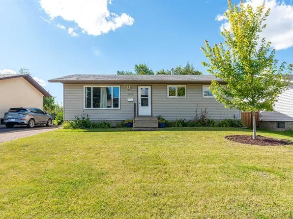 3408 E 52nd Ave, Lloydminster, AB T9V 1H6