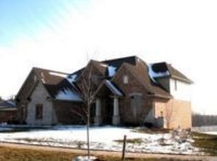 22370 Pine Ridge Dr, Frankfort, IL 60423