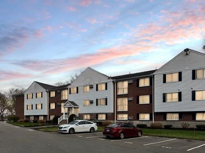 25 Clarks Rd APT 204, Amesbury, MA, 01913