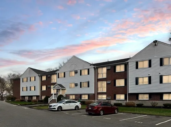25 Clarks Rd APT 204, Amesbury, MA 01913