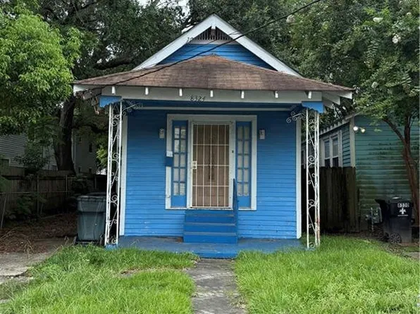 8324 Apple St, New Orleans, LA 70118