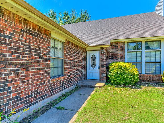 2nd image of 12905 Westpark Pl