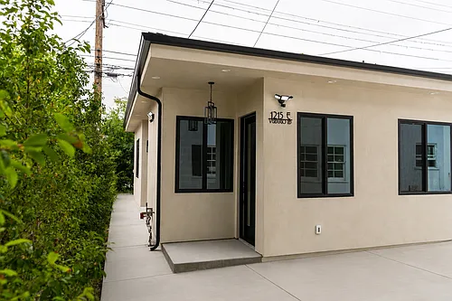 1215 N Verdugo Rd #E Photo 1