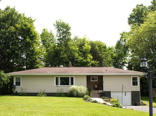 12 E Hall Rd, Mercer, PA 16137