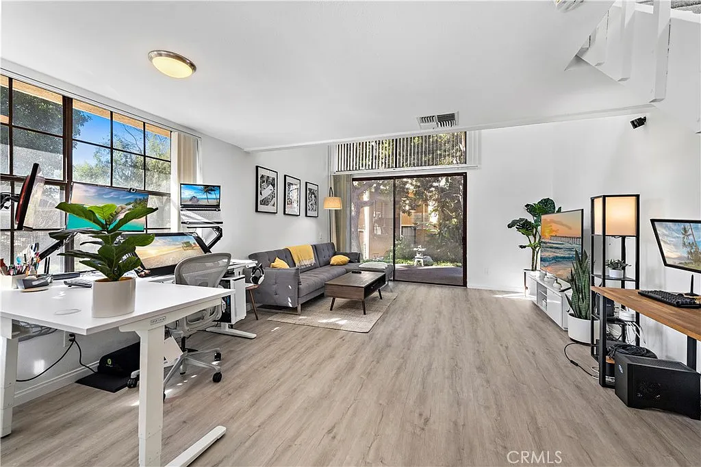 1 bed, 934 sqft, $2,800 — Photo 4