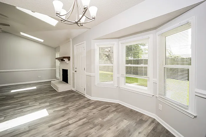 8117 N Ridgebrook Dr — Photo 3