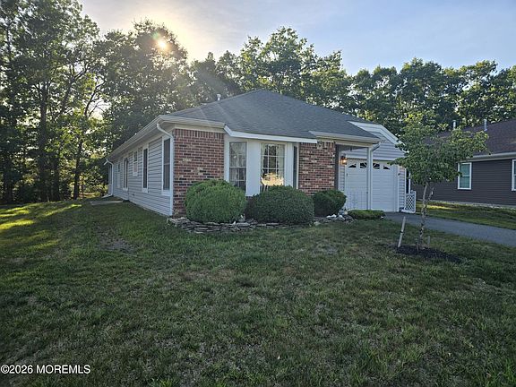 3rd image of 16 Cottonwood Drive