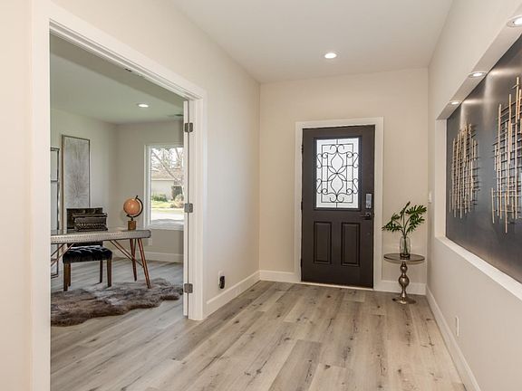 2nd image of 2030 Ellen Ave