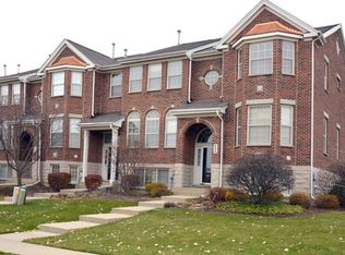 487 Prestwick Ln, Wheeling, IL 60090