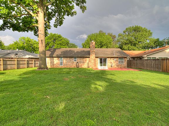 Beautiful fenced backyard with deck. Available 6/1/2020, $1440 a month, Lawn Care Included.