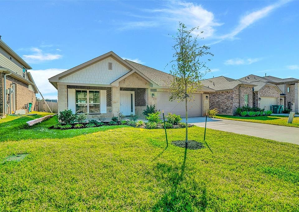 1st image of 305 Terra Vista Cir