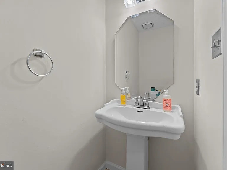 11417 Honeysuckle Ct #32 — Photo 10