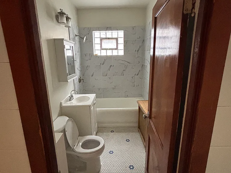 4552 S Christiana Ave #2 — Photo 5