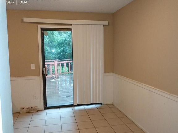 3rd image of 8003 E 100th St