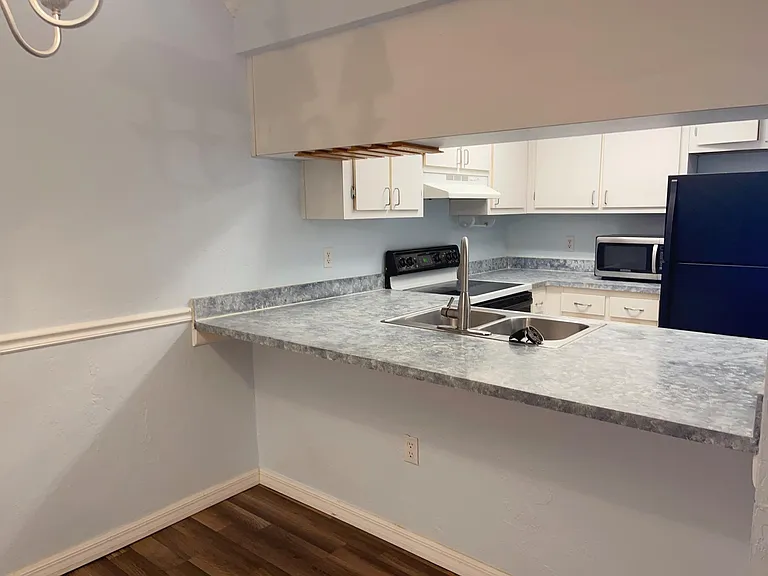 2735 SW 35th Pl #705 — Photo 2