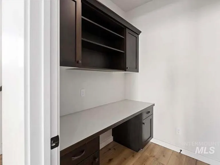 3131 N Chianti Ave — Photo 5