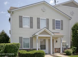 1807 Silverstone Dr, Carpentersville, IL 60110