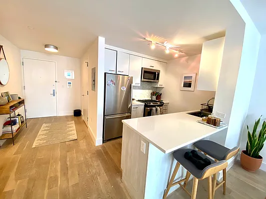 Rented by Corcoran | media 27