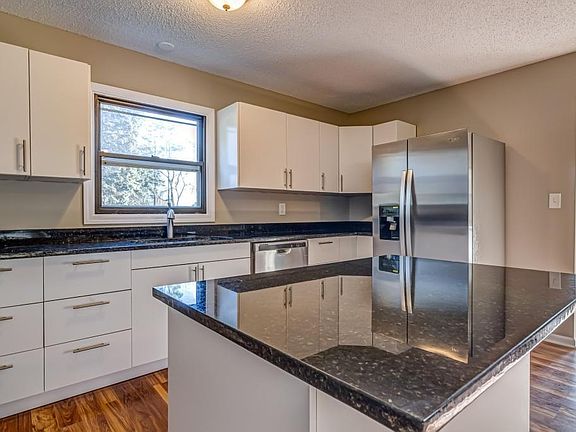 2nd image of 14757 Lake Dr NE