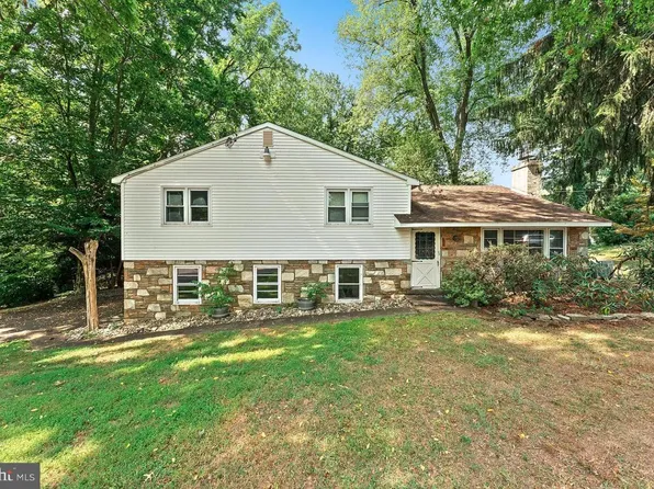 28 County Line Rd, Huntingdon Valley, PA 19006