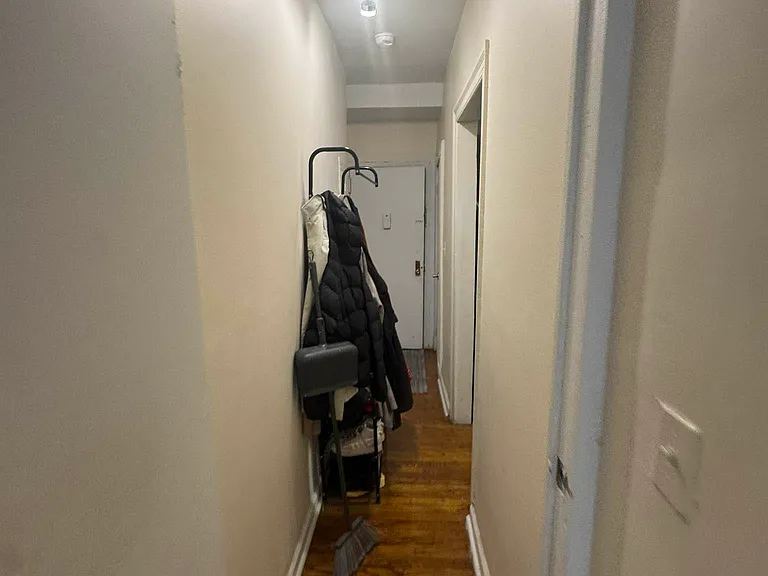 540 E 5th St #10 — Photo 13