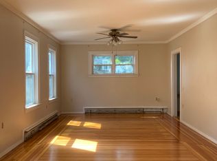 74 Oakland Ave, Cranston, RI 02910