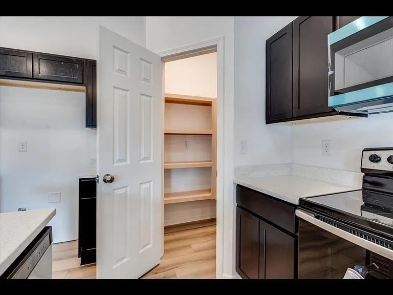 2403 S Wheatland St — Photo 6