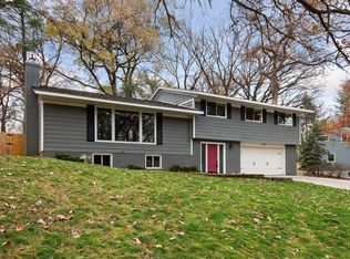 16520 Canterbury Dr, Minnetonka, MN 55345