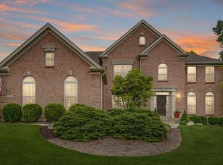 7355 Foxchase Dr, West Chester, OH 45069