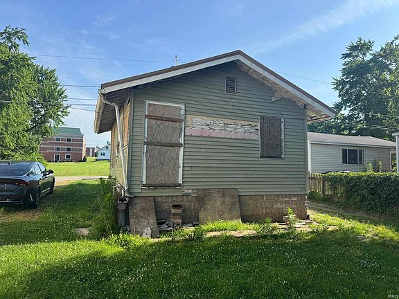 3rd image of 418 W Oak St