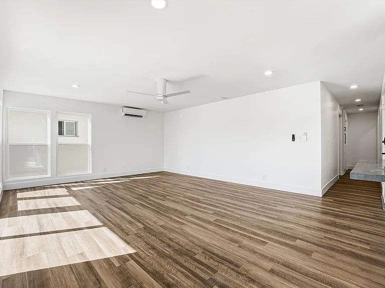 214 Avenida Cabrillo — Photo 4