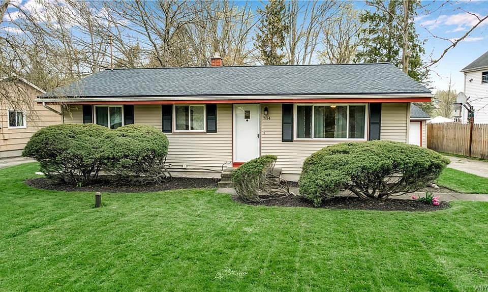 1st image of 784 Martin Dr