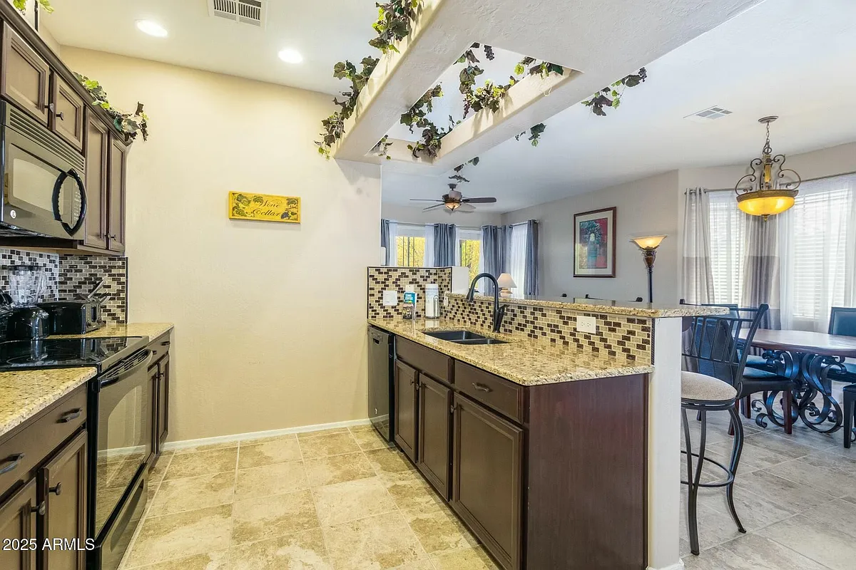 Building Photo - 11500 E Cochise Dr #2041