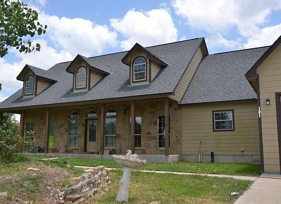 2nd image of 101 Reynolds Ct