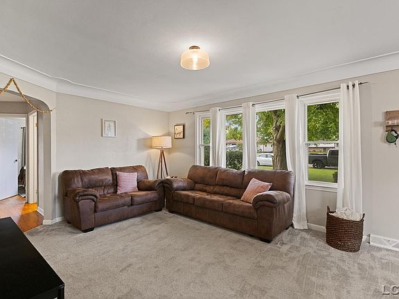 5th image of 2831 Park Dr