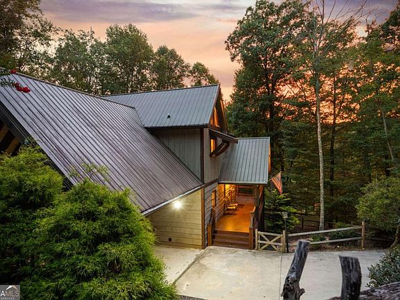 2nd image of 12 Heights Overlook