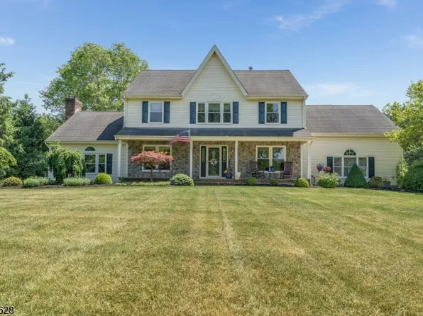 3 EWING DRIVE, Raritan Twp., NJ 08822