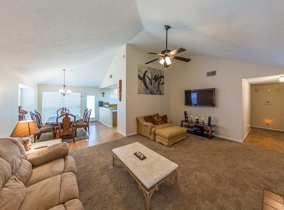 4th image of 412 Deer Fern Dr