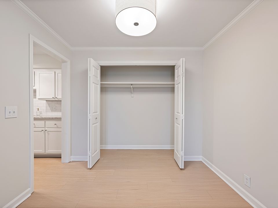 Redbud floor plan - dining room and storage closet.