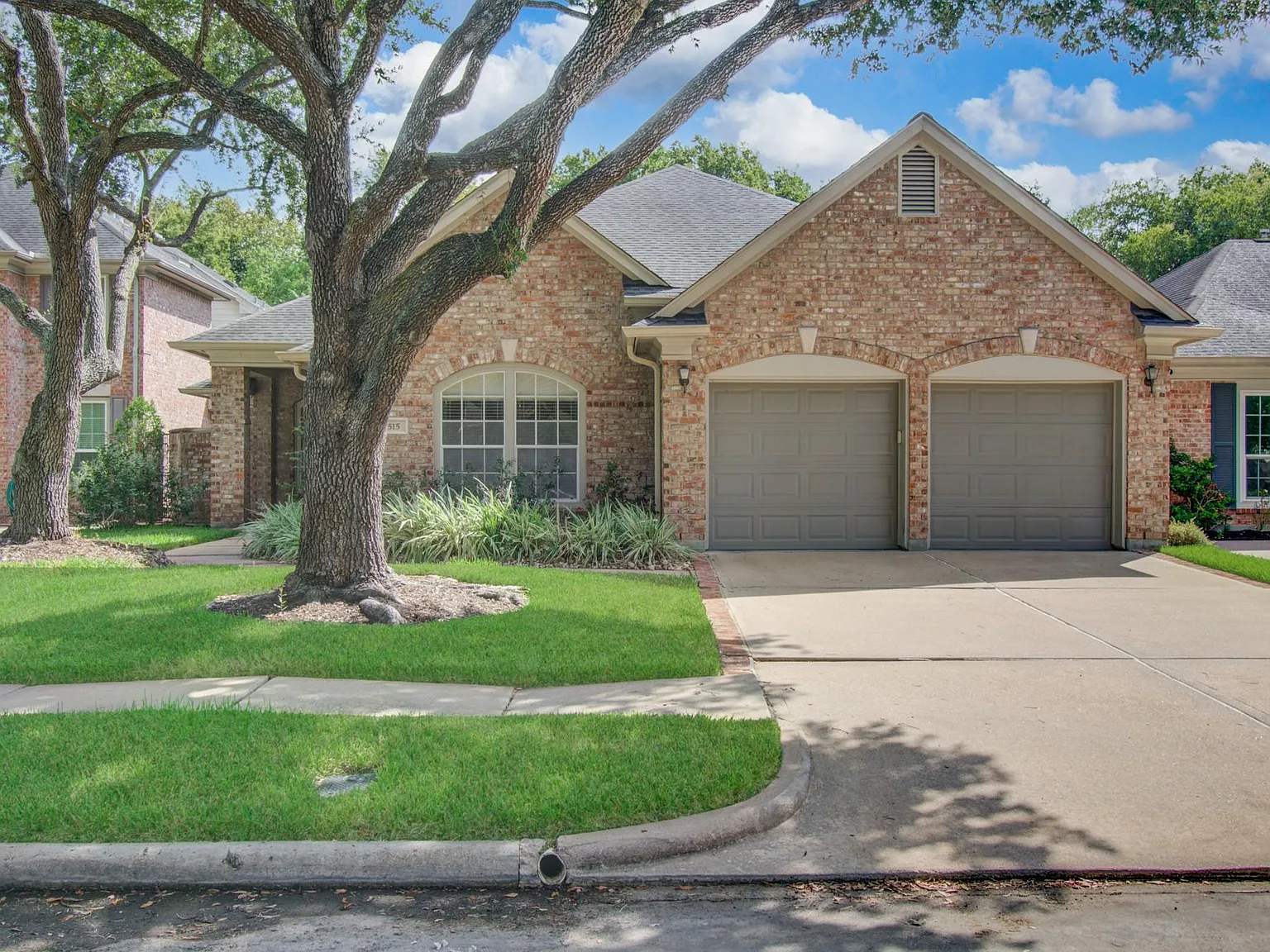 3 bed, 2.5 bath, 2782 sqft, $3,500 — Photo 1