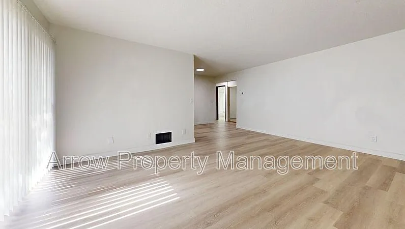 201 E Arbor Ave #102E