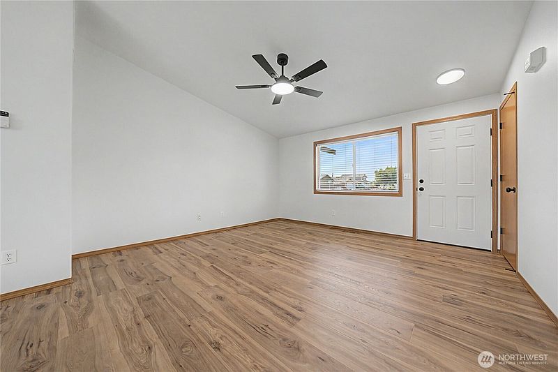 5th image of 513 Monarch Street