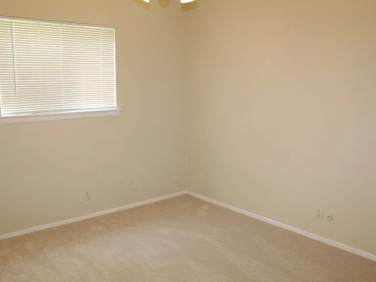 1903 N Floyd Rd — Photo 14