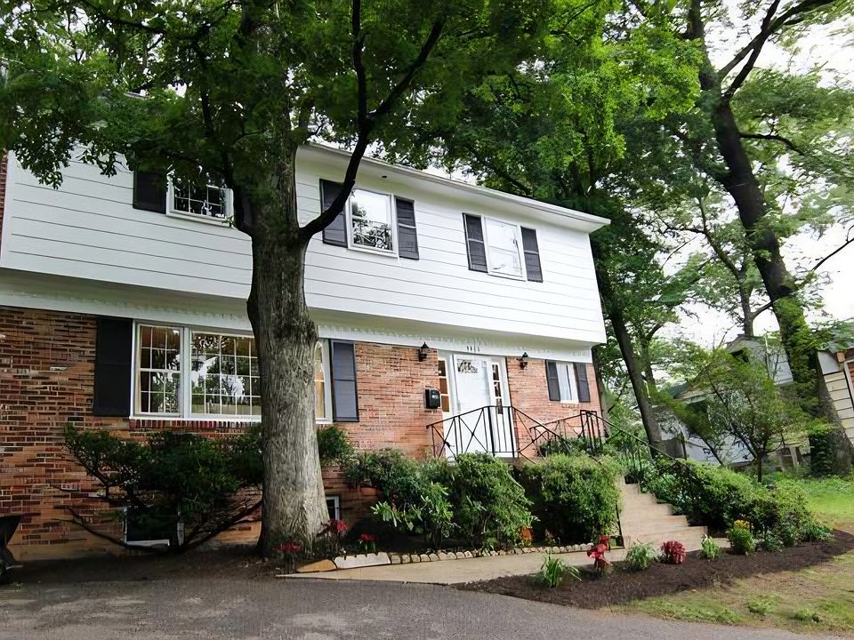 1st image of 9406 Avenel Rd