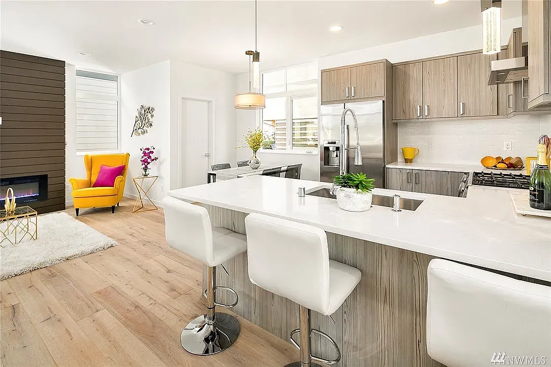 3 bed, 2.5 bath, 1683 sqft, $3,599 — Photo 4