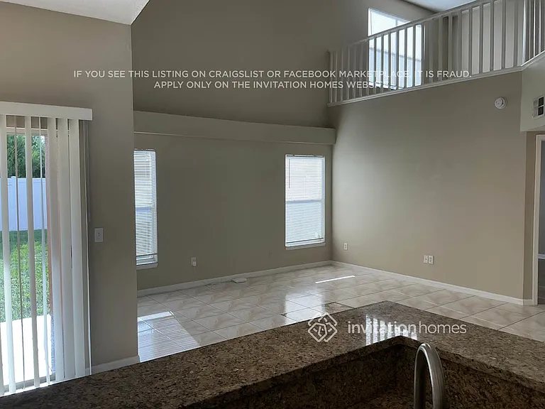 427 Symphony Pl — Photo 10